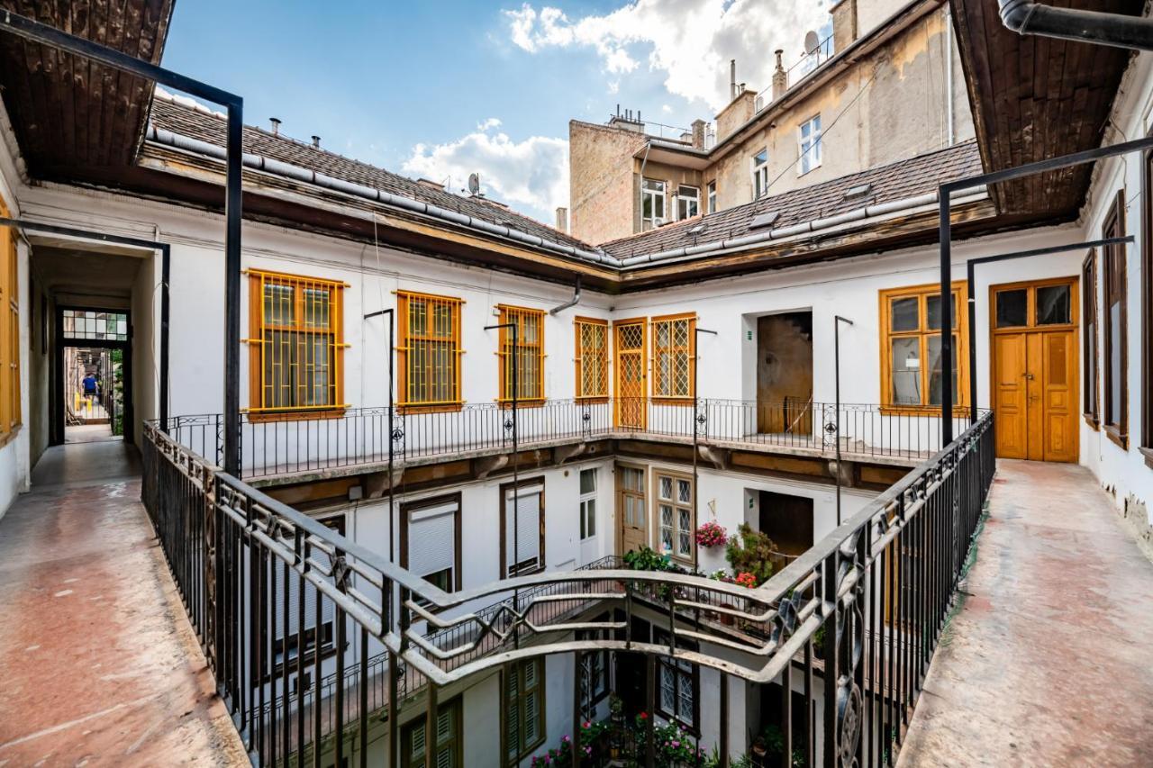 Blue Peace Downtown Apartment Budapest Bagian luar foto